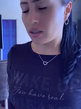 Snapshot of Sara_luna_ chatting on January 18, 2025, 7:04 pm Sara luna online show from January 18, 2025, 7:04 pm