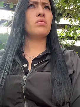 Snapshot of Sara_luna_ chatting on March 13, 2025, 9:37 pm Sara luna online show from March 13, 2025, 9:37 pm