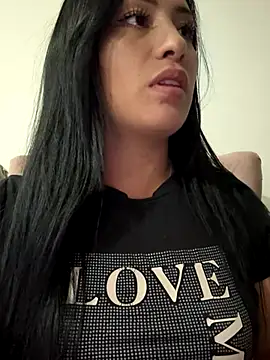 Snapshot of Sara_luna_ chatting on December 5, 2025, 1:14 am Sara luna online show from December 5, 2025, 1:14 am