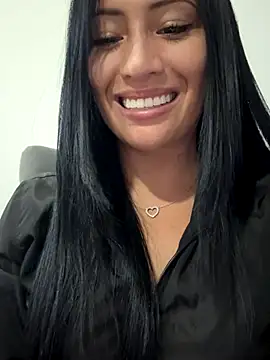 Snapshot of Sara_luna_ chatting on December 5, 2025, 8:16 pm Sara luna online show from December 5, 2025, 8:16 pm