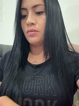 Snapshot of Sara_luna_ chatting on December 21, 2025, 2:19 am Sara luna online show from December 21, 2025, 2:19 am