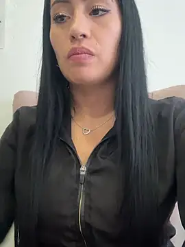 Snapshot of Sara_luna_ chatting on February 19, 2026, 2:35 pm Sara luna online show from February 19, 2026, 2:35 pm