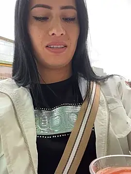 Snapshot of Sara_luna_ chatting on July 11, 2026, 3:37 pm Sara luna online show from July 11, 2026, 3:37 pm