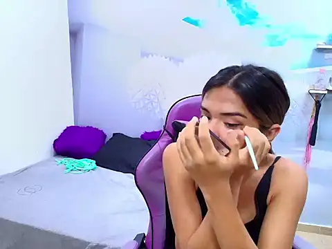 Snapshot of DEMI_LEED chatting on June 3, 2026, 12:41 pm DEMI LEED online show from June 3, 2026, 12:41 pm