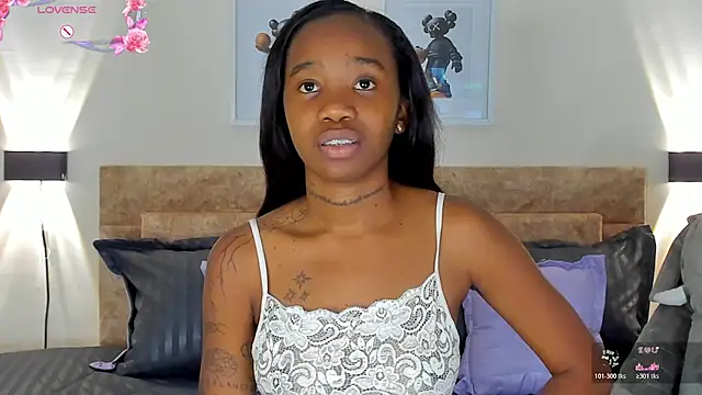 Snapshot of Rihana_hot01 chatting on May 3, 2026, 3:01 am Rihana hot01 online show from May 3, 2026, 3:01 am