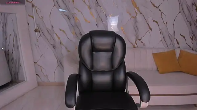 AbbyDalton online show from April 30, 2026, 8:57 pm