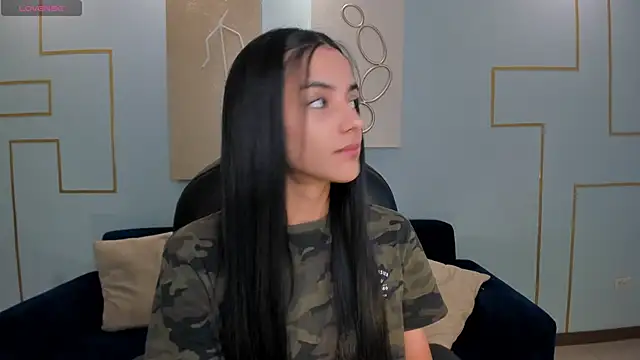 Snapshot of HannahJamesX chatting on December 17, 2024, 6:53 pm HannahJamesX online show from December 17, 2024, 6:53 pm