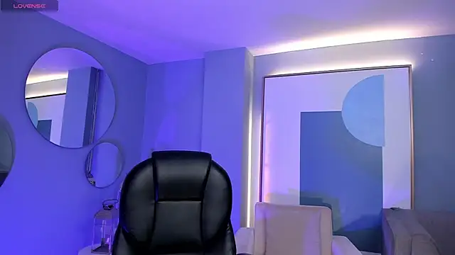 HannahJamesX online show from June 19, 2026, 12:42 pm