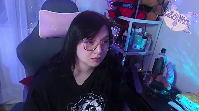 LiloMoon69 online show from March 18, 2025, 7:08 am