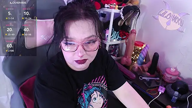 LiloMoon69 online show from October 4, 2025, 1:09 pm