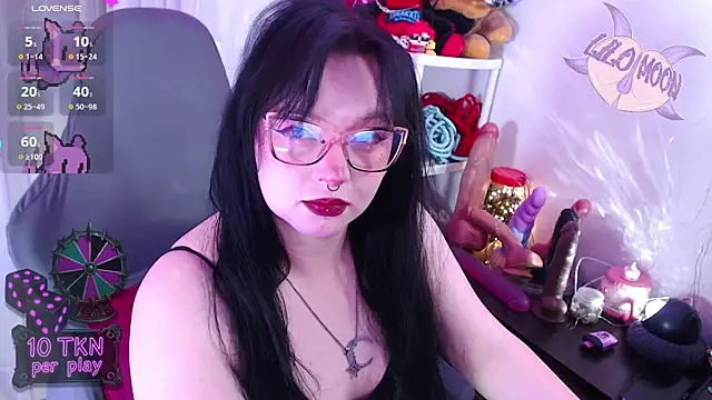 LiloMoon69 online show from November 7, 2025, 1:11 pm