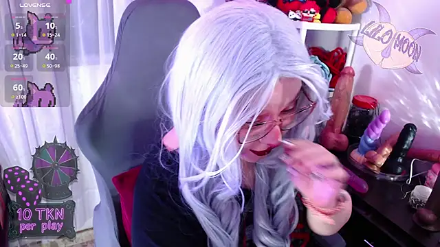 LiloMoon69 online show from November 9, 2025, 3:05 am