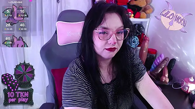 LiloMoon69 online show from November 12, 2025, 1:22 pm