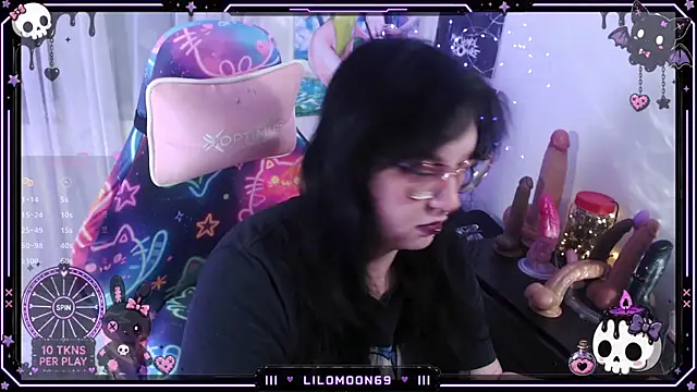 Snapshot of LiloMoon69 chatting on June 21, 2026, 7:55 am LiloMoon69 online show from June 21, 2026, 7:55 am