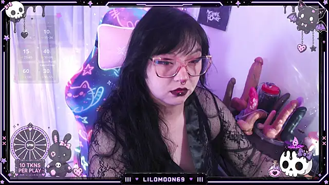Snapshot of LiloMoon69 chatting on July 7, 2026, 6:47 am LiloMoon69 online show from July 7, 2026, 6:47 am