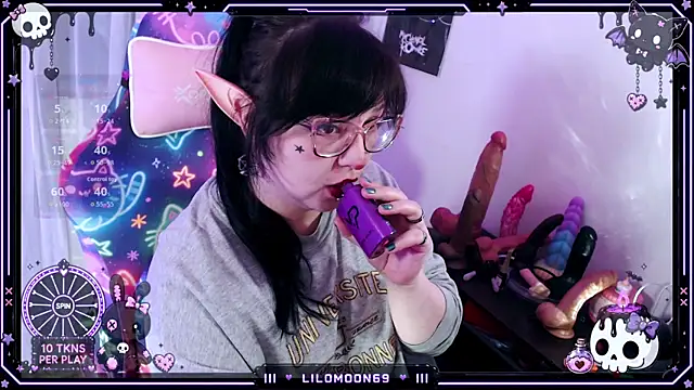 Snapshot of LiloMoon69 chatting on July 29, 2026, 9:29 am LiloMoon69 online show from July 29, 2026, 9:29 am