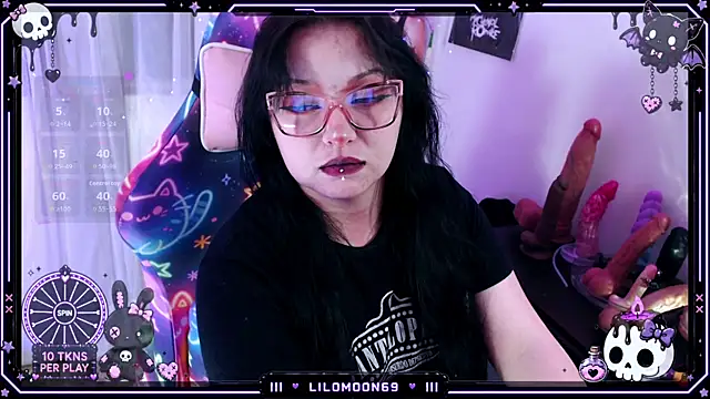 Snapshot of LiloMoon69 chatting on July 30, 2026, 9:41 am LiloMoon69 online show from July 30, 2026, 9:41 am
