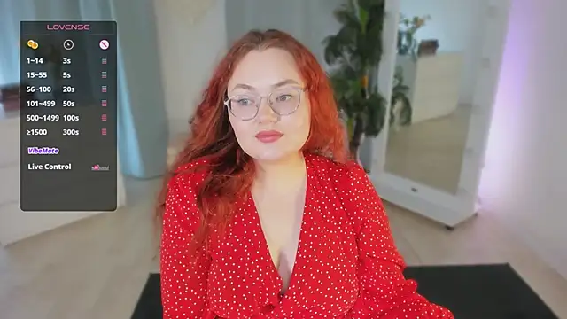 Snapshot of Lana_Bananass chatting on June 15, 2026, 11:01 am Lana Bananass online show from June 15, 2026, 11:01 am