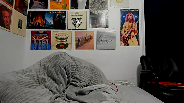 cloudyystar666 online show from November 25, 2025, 6:24 am