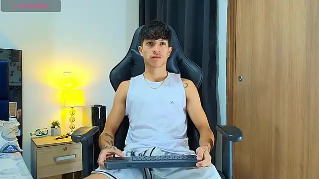  CamiloBass online show from May 1, 2026, 10:47 pm