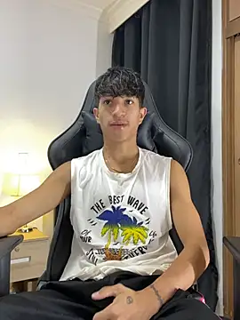 Snapshot of _CamiloBass chatting on May 14, 2026, 7:09 pm CamiloBass online show from May 14, 2026, 7:09 pm
