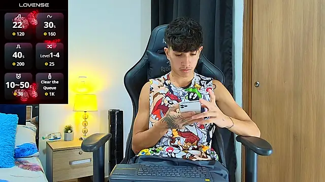 Snapshot of _CamiloBass chatting on May 23, 2026, 1:11 am CamiloBass online show from May 23, 2026, 1:11 am