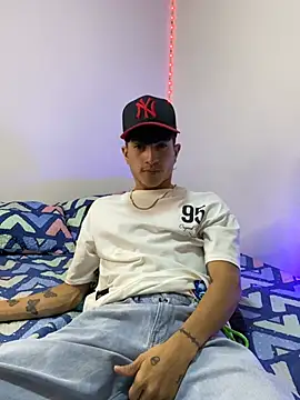 Snapshot of _CamiloBass chatting on June 4, 2026, 1:44 am CamiloBass online show from June 4, 2026, 1:44 am
