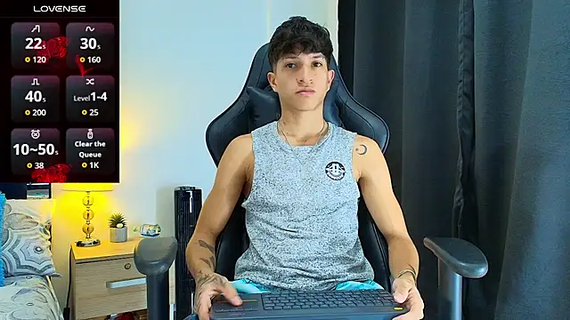 Snapshot of _CamiloBass chatting on June 19, 2026, 12:37 am CamiloBass online show from June 19, 2026, 12:37 am