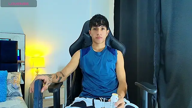 Snapshot of _CamiloBass chatting on July 12, 2026, 12:34 am CamiloBass online show from July 12, 2026, 12:34 am