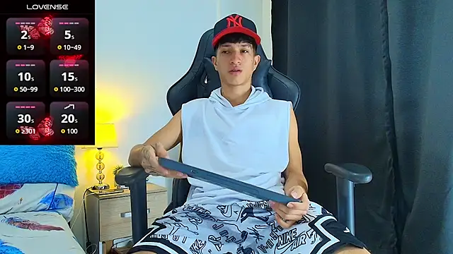 Snapshot of _CamiloBass chatting on July 22, 2026, 11:40 pm CamiloBass online show from July 22, 2026, 11:40 pm