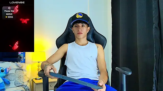 Snapshot of _CamiloBass chatting on July 30, 2026, 1:15 am CamiloBass online show from July 30, 2026, 1:15 am