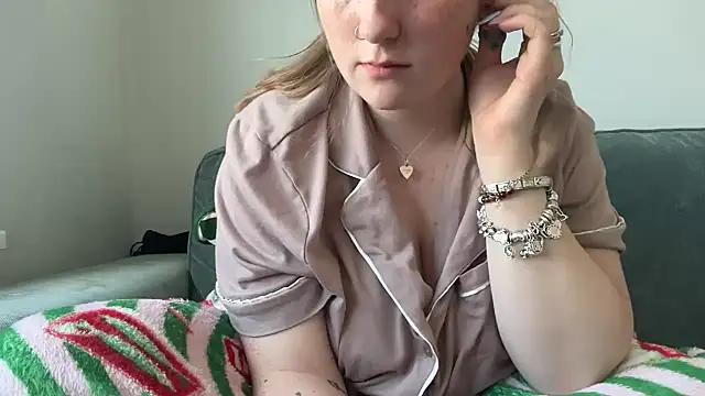 lilsbabyxo online show from June 9, 2026, 4:18 pm