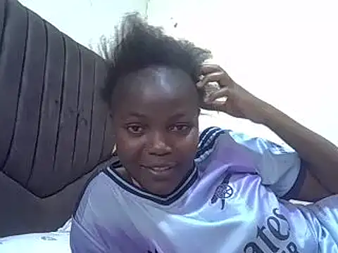 Snapshot of pretty_vivy chatting on February 17, 2025, 11:02 am pretty vivy online show from February 17, 2025, 11:02 am