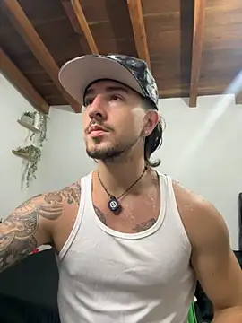 Valentino Xander online show from November 22, 2025, 11:59 pm