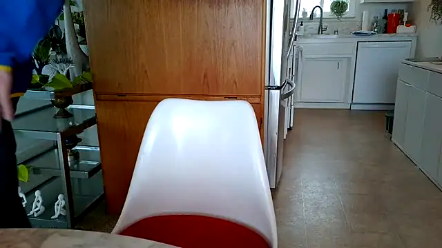 Snapshot of costanza7070 chatting on March 14, 2025, 11:32 pm costanza7070 online show from March 14, 2025, 11:32 pm