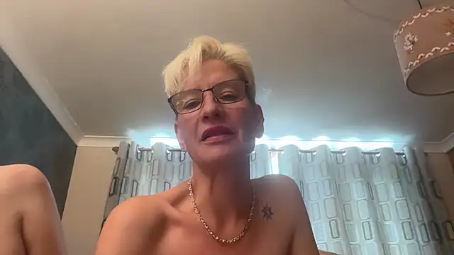 Snapshot of JennyHazel1 chatting on June 15, 2026, 11:34 am JennyHazel1 online show from June 15, 2026, 11:34 am