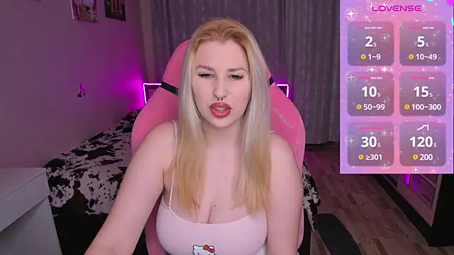 Snapshot of Alice___Rose chatting on March 13, 2025, 6:56 pm Alice Rose online show from March 13, 2025, 6:56 pm