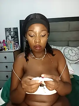 Snapshot of bigbootyboohle chatting on February 4, 2025, 6:27 pm bigbootyboohle online show from February 4, 2025, 6:27 pm