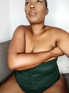 Snapshot of bigbootyboohle chatting on October 17, 2025, 7:11 am bigbootyboohle online show from October 17, 2025, 7:11 am