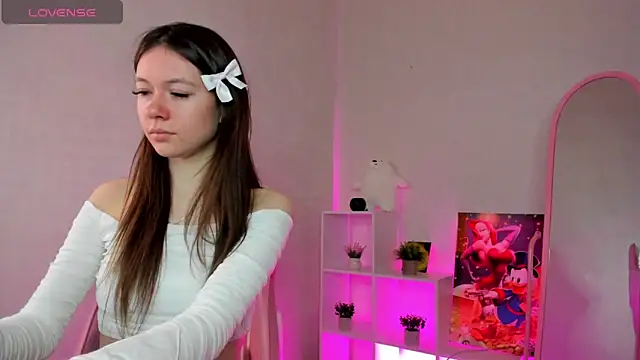 Nicole Charm online show from December 13, 2024, 1:04 am