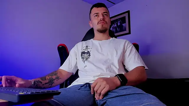 Snapshot of james_connor2 chatting on December 26, 2024, 9:15 pm james connor2 online show from December 26, 2024, 9:15 pm