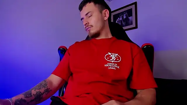 Snapshot of james_connor2 chatting on December 31, 2024, 6:46 pm james connor2 online show from December 31, 2024, 6:46 pm