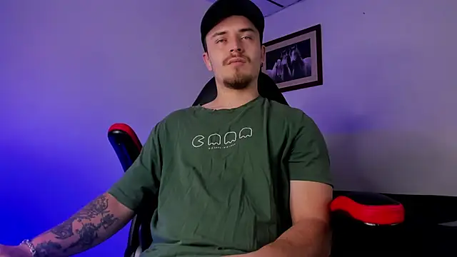 Snapshot of james_connor2 chatting on January 15, 2025, 7:01 pm james connor2 online show from January 15, 2025, 7:01 pm