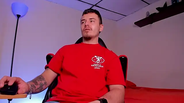 Snapshot of james_connor2 chatting on October 13, 2025, 7:14 pm james connor2 online show from October 13, 2025, 7:14 pm