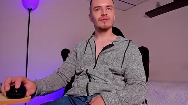 Snapshot of james_connor2 chatting on November 16, 2025, 2:55 pm james connor2 online show from November 16, 2025, 2:55 pm