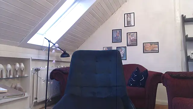 Snapshot of GinaBlonde chatting on January 29, 2025, 3:26 pm GinaBlonde online show from January 29, 2025, 3:26 pm