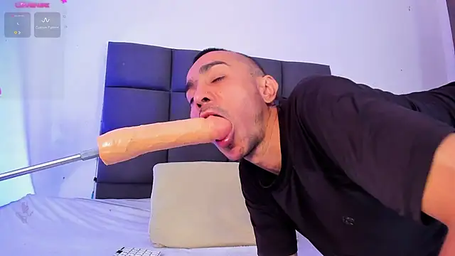 Snapshot of steven_hott8 chatting on March 20, 2025, 12:53 pm steven hott8 online show from March 20, 2025, 12:53 pm