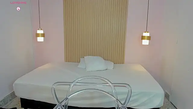 AliceRoss0 online show from July 15, 2026, 9:20 pm