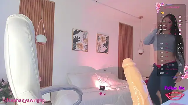 Snapshot of TiffanyWright chatting on January 23, 2025, 1:56 pm TiffanyWright online show from January 23, 2025, 1:56 pm