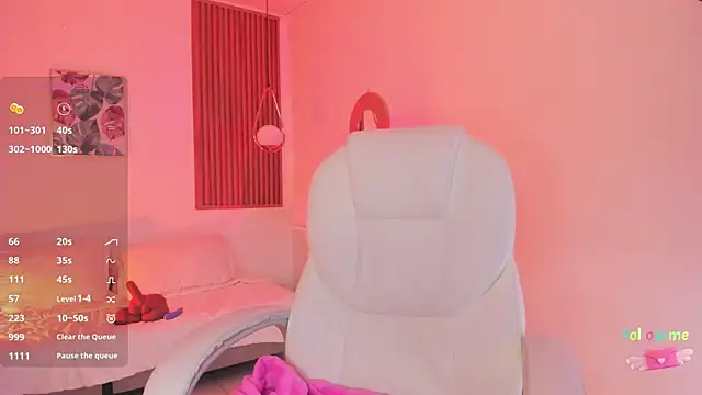 Snapshot of TiffanyWright chatting on October 21, 2025, 11:22 am TiffanyWright online show from October 21, 2025, 11:22 am